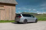 Chrysler Pacifica Limited S Appearance Package 2017 года